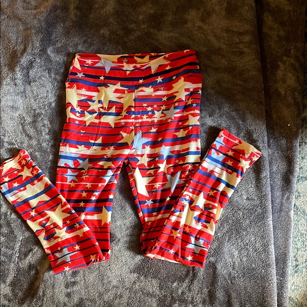 LuLaRoe  leggings Red Star Pattern